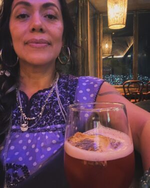 Lila Downs Instagram - Aquí gozando un #flordepiña en 8Temblor con Sur en la piel 🎵🤟🏾en Oaxaca!