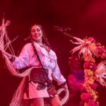 Lila Downs Instagram - Con rojo amor! ¡Ya iniciamos la preventa para nuestro toquin en el @auditoriomx! Los boletos a venta general estarán disponibles mañana. Venta por @ticketmaster_mx Los invitamos a un concierto lleno de alegría y música para toda la familia. 📸: @lulurdapilleta #LilaDowns #concert #Oaxaca #LaSanchez