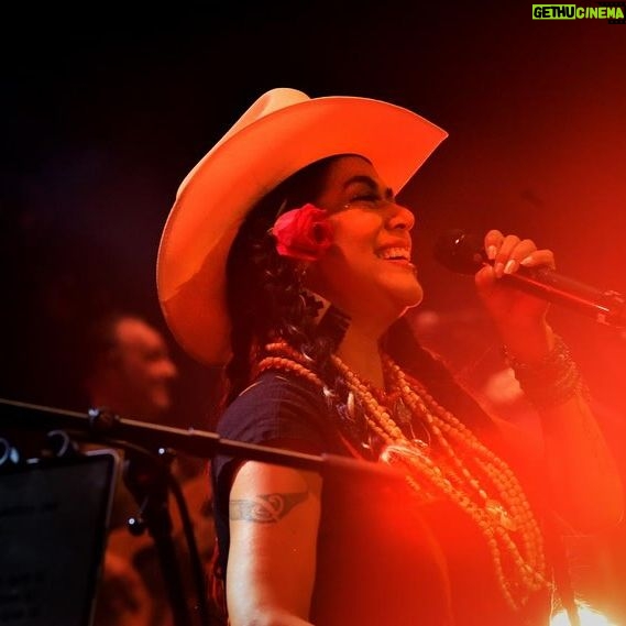 Lila Downs Instagram - Qué gran fin de semana pasamos en el norte del país, nuestro Monterrey adorado. Gracias a todos los que asistieron. Nuestro tour de #LaSanchez sigue ahora en el sur. Próxima parada: Mérida, el 8 de marzo. 📸: @alexzeeviphotography #LilaDowns #musicamexicana #regionalmexicano #ranchera