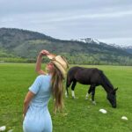 Lilah Pate Instagram - summer preview 🐴☀️