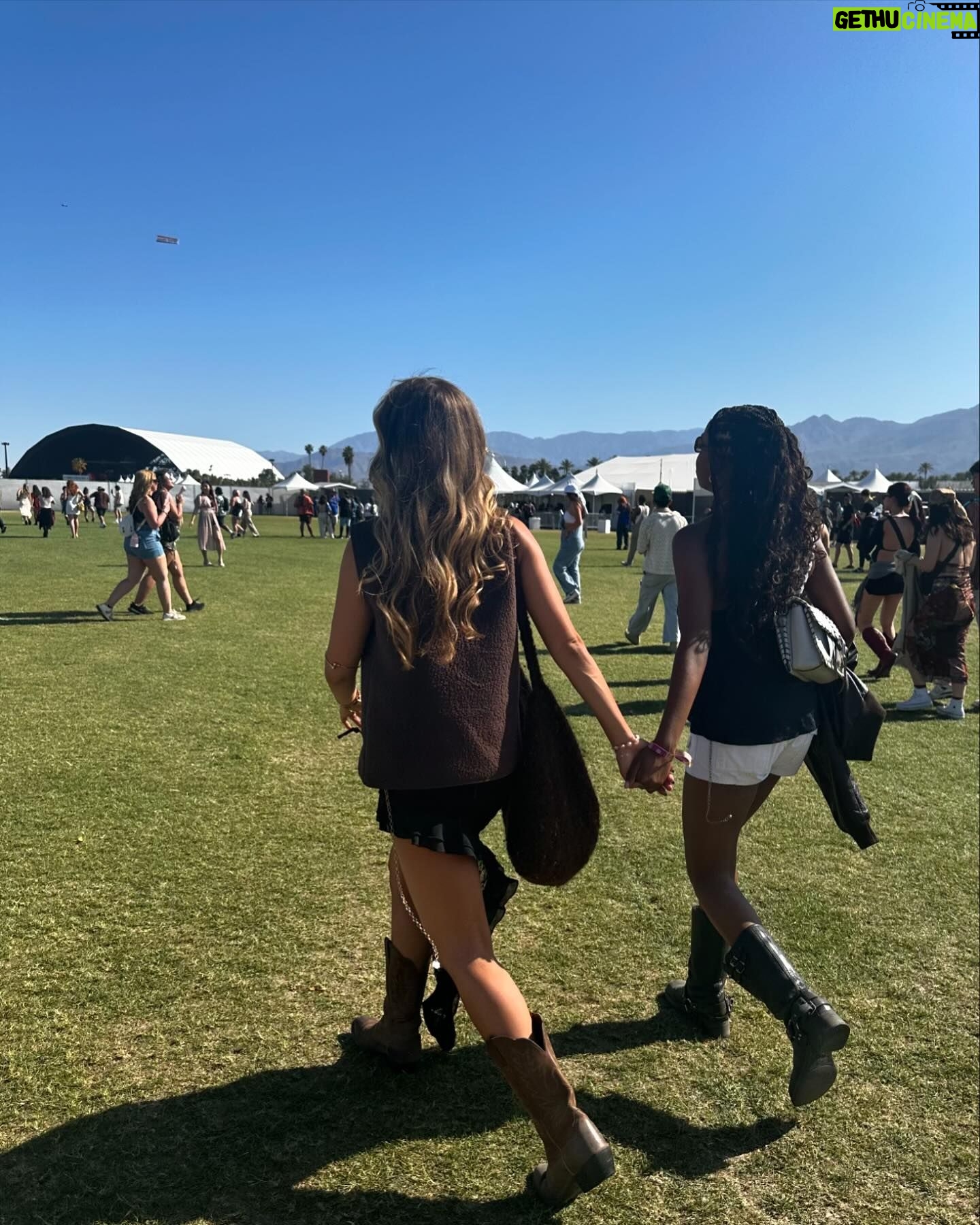 Lilah Pate Instagram - There’s no remedy for memory 🦋 #lanachella