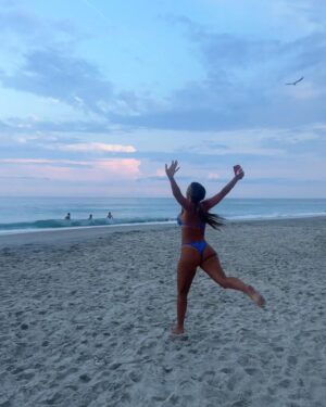 Lilah Pate Instagram - summertime and the livin is easy