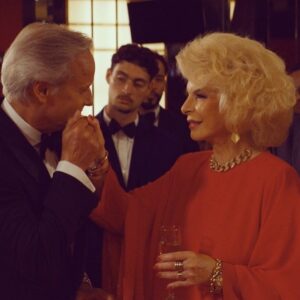 Lili Caneças Instagram - Ontem , no Casino Estoril gravamos as últimas cenas do filme Vive e Deixa Andar de Miguel Cadilhe, o Ricardo Carriço @ricardo.carrico_oficial faz de James Bond e eu de Vesper, uma Bond Girl , foi uma honra para mim ter participado neste filme. Na minha vida não deixei nada por fazer.