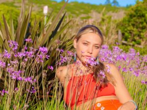 Lili Sepe Instagram - “The entire Universe exists to produce new life-giving desire within you, and when you go with the flow of your own desires, you will feel truly alive- and you will truly live.” ❤️