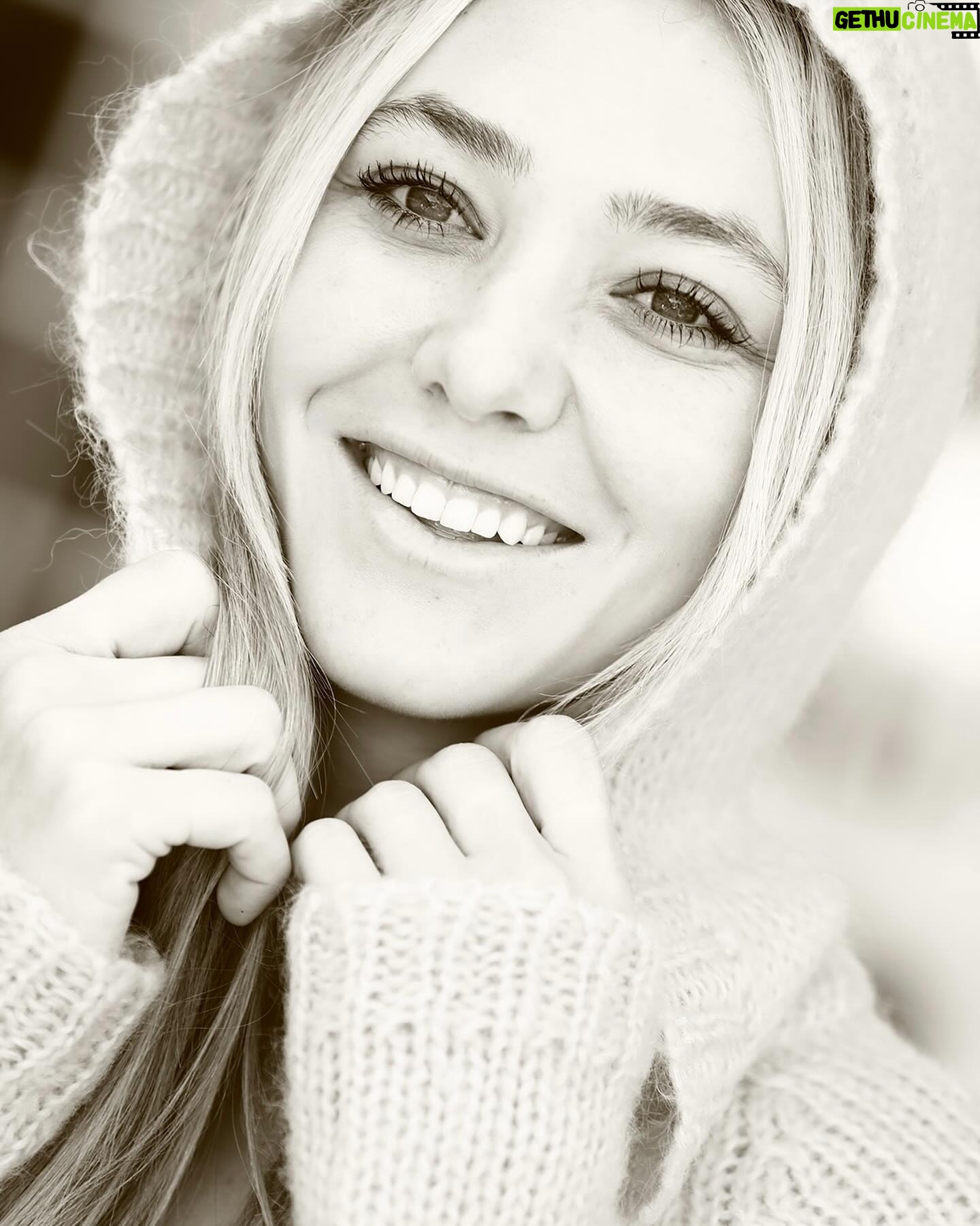 Lili Sepe - 712 Likes - A love story.