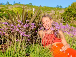 Lili Sepe Instagram - “The entire Universe exists to produce new life-giving desire within you, and when you go with the flow of your own desires, you will feel truly alive- and you will truly live.” ❤️