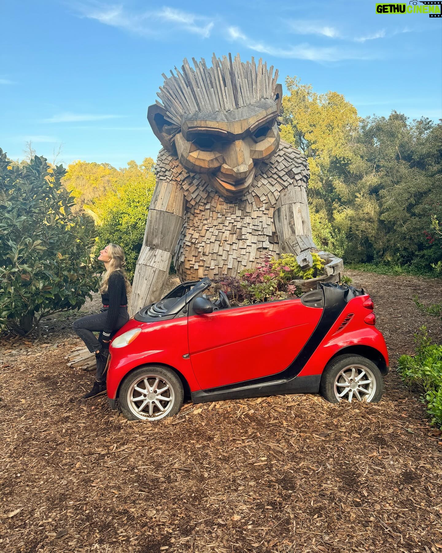Lili Sepe - 656 Likes - Just hanging with the trolls. 🧌 So happy I didn’t meet them online.