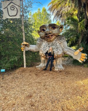 Lili Sepe Instagram - Just hanging with the trolls. 🧌  So happy I didn’t meet them online.