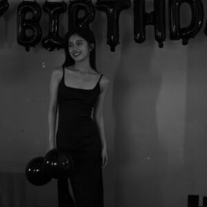 Lilian Zhang Instagram - 一張黑白