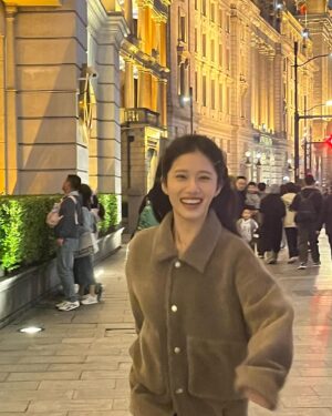 Lilian Zhang Instagram - 夜上海
