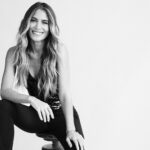 Liliana Santos Instagram - Juntei-me à campanha solidária “LOVE CUT”, que vai reunir os melhores profissionais de cabelo - de norte a sul do país - no dia 25 de fevereiro, no salão do @chiadostudio. Neste dia vão poder fazer um corte de cabelo por apenas 10€, com a totalidade do valor a reverter para a @fundacaooseculo. Basta vires de cabelo já lavado! Cut Your Hair, Share Your Love ❤️ #campanhasolidaria #lovecut #cutyourhairshareyourlove #chiadostudio #fundacaooseculo EQUIPA Foto Frederico Martins @frederico__martins Assistente foto Pedro Sá @p.g.sa Cabelos Cláudio Pacheco @claudiopachecohairstylist Com equipa Chiado Studio @daniel_santarem23 @soraiartome @andreiafss11 Styling @larissamrsa Assistente de Styling @gflmancuso Make up @leamaguilouro @elodiefiuza Vídeo @medeiros_antonio_