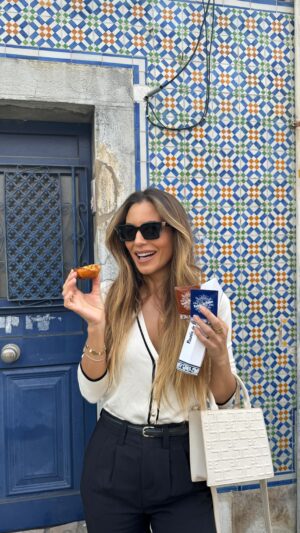 Liliana Santos Instagram - Bom diaaaaaa!

Vamos lá a saber…. Eu acuso me já! Escolho o 4 porque se é para ser é com tudo! 😋