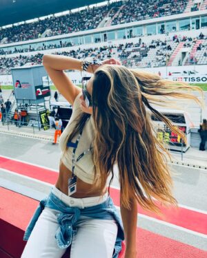 Liliana Santos Instagram - E a sensação que isto é ao vivo!!! Muito power! 💥

@motogp #moto #race #algarve #portimao