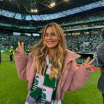 Liliana Santos Instagram – Que sensação que foi presenciar este momento! O nosso @sportingcp!! Campeões!!!!💚🦁 💚

#campeoes #scp  @ligaportugal @betclicportugal #ligaportugalbetclic