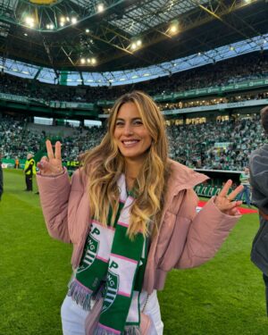 Liliana Santos Instagram - Que sensação que foi presenciar este momento! O nosso @sportingcp!! Campeões!!!!💚🦁 💚

#campeoes #scp  @ligaportugal @betclicportugal #ligaportugalbetclic