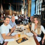 Liliana Santos Instagram - Feliz dia do pai a todos os pais!!! Hoje o almoço foi num restaurante muito especial, @k.o.b_byolivier, para celebrarmos este dia, com o papi mais divertido e bem disposto! 🩷 #family #familytime #fathersday #father #lunch #kob #byolivier