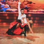 Liliana Santos Instagram - Mais uma bonita noite. O que vivemos em conjunto só nós é que sabemos ❤️ Paso Doble foi a dança de ontem e deixo vos aqui algumas imagens destes momentos únicos. Agradeço muito a todos por esta bonita viagem e em especial a uma pessoa incrível que tornou isto tudo mágico…O meu talentoso bailarino, coreógrafo e agora meu amigo @de_courinha. É imensa a gratidão que lhe tenho como professor e ser humano ❤️ #dancacomaseatrelas #tvi #pasodoble #dance #tvshow