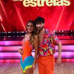 Liliana Santos Instagram - Magica e única, foi assim a primeira Gala do @dancatvi ! Quero saber quem viu, se gostaram e se votaram! 🥰😜 E o desafio vai continuar não é @de_courinha? Segunda já vamos começar a preparar a próxima Gala. Fiquem atentos que vou manter vos a par de quase tudo!! OBRIGADA 🩷 #dancacomasestrelas #tvi #show #dancer #danielcourinha #dance #chachacha