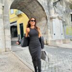 Liliana Santos Instagram - Nova semana, novos começos! Boa segunda-feira ! 🩶 #mondaymotivation #monday #newweek #newvibes