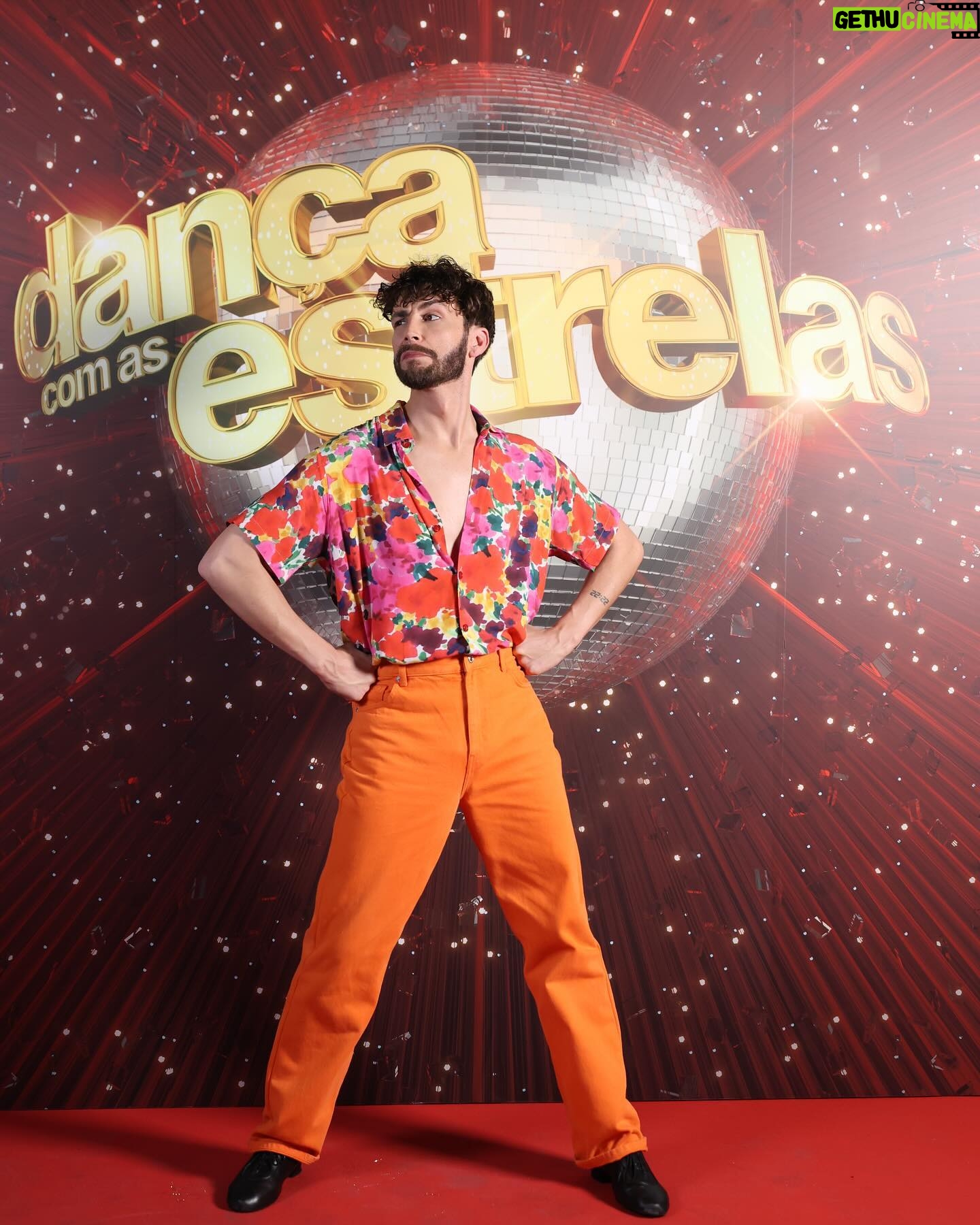 Liliana Santos Instagram - Foi mais uma semana em cheio! Cheia de uma nova coreografia, novos ritmos, novas posturas, uma nova aprendizagem… é só tenho a dizer: tão boooom!!!! Deixo vos aqui mais umas fotos da gala passada com o meu par 🧡 @de_courinha Amanhã estamos juntos às 21h30 na @tvioficial ? 😜 VOTEM 761 200 210 para continuarem a ver-nos por lá! 🥰 #dancacomasestrelas #tvi #tvioficial #dance #tvshow