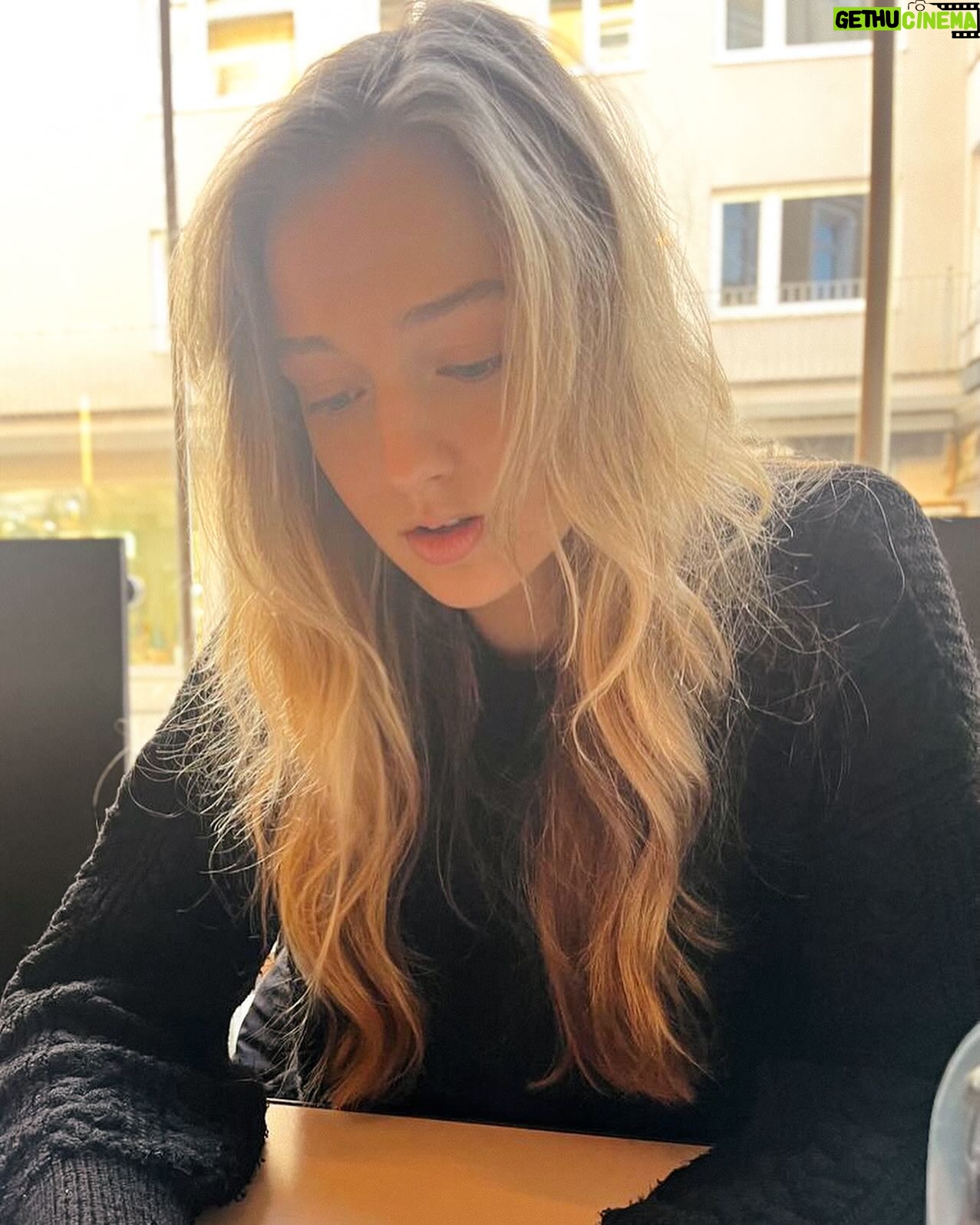 Lilly Krug - 4.7K Likes - Fully and absolutely immersed
