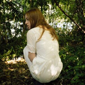 Lily Newmark Instagram - Happy earth day 🍃