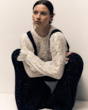 Lily Sullivan Instagram - Play date with @chanelofficial / @timothyfernandezphotographer / @lucywarrenstyle / @yasukoshapiro / @e_mendez 🖤