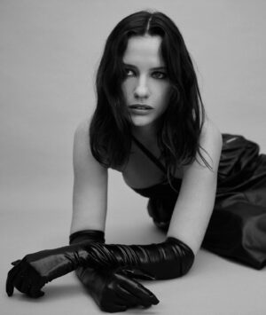 Lily Sullivan Instagram - @simonlekias 🖤 📷 MU: @annetimper STYLE: @aubreestrawberry H: @_roryrice_ @hermes
