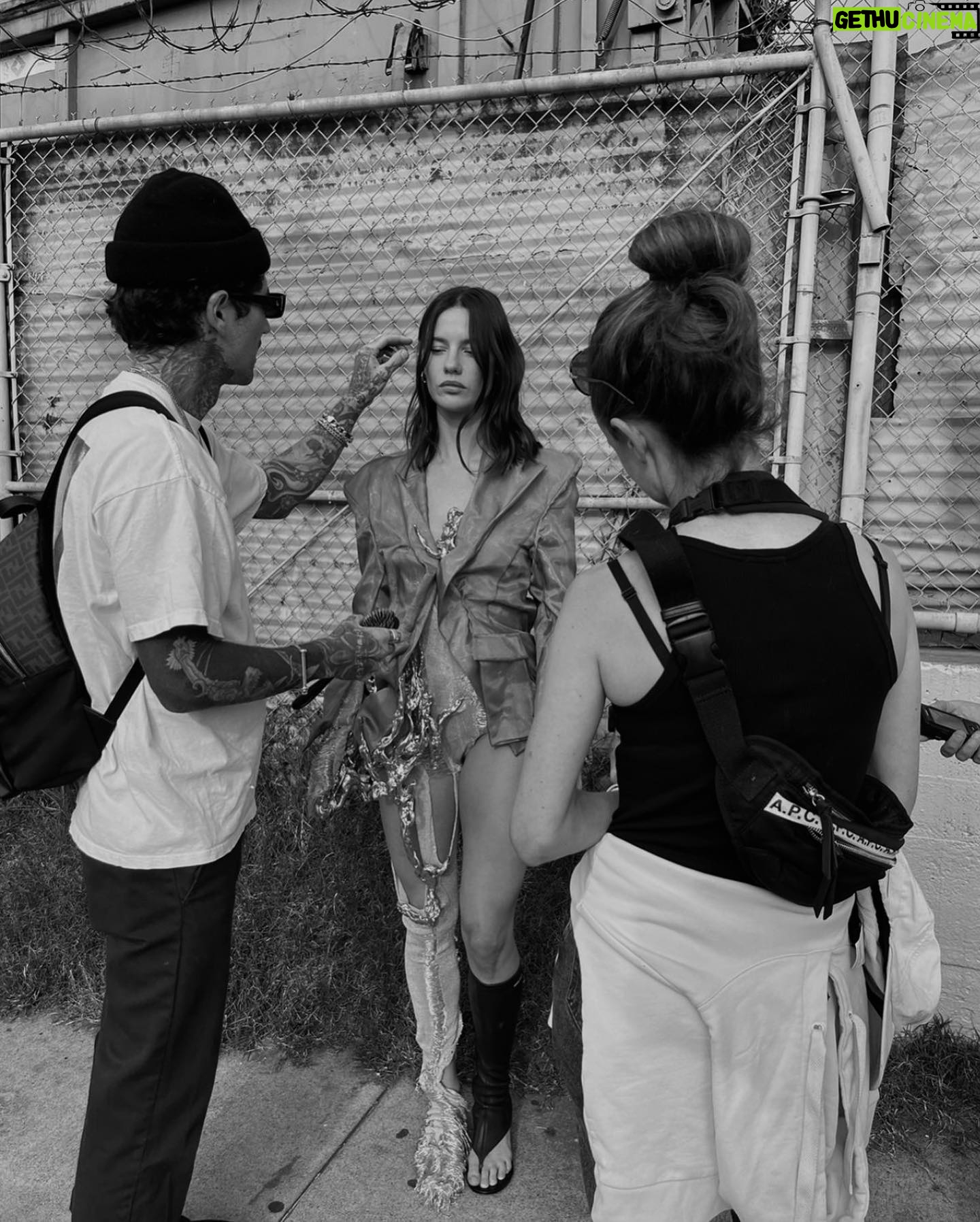 Lily Sullivan - 3 Likes - @wonderland roaming downtown Los Angeles with no pants isss an experienceā¦I recommend it⦠I thinkā¦