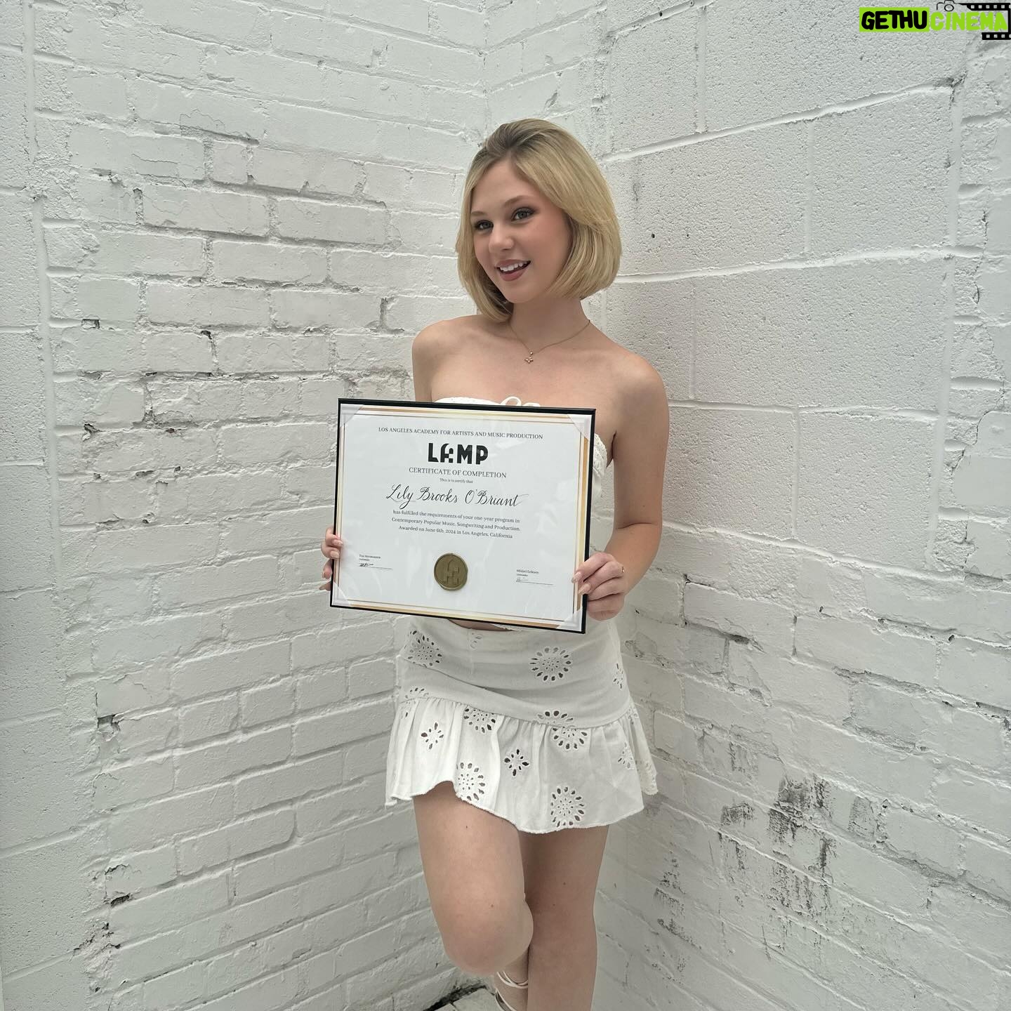 Lily Brooks O'Briant Instagram - LAAMP Graduation 🎓 • these past 9 months have taught me more about myself, music, songwriting, & collaboration than I ever thought was possible. Thank you to @stargate, every mentor, every producer, every songwriter that made my journey at @laampmusic so incredible. 35 songs later, here we are 🎶 Can’t wait to see what the future holds… see you very soon @laampmusic 🩷 • • side note- if you are an artist, songwriter, or producer who wants to make music and learn more about the music industry, meet lifelong friends & collaborators and just make AWESOME music every day for a whole year, applications for @laampmusic are open now! 🎵 #laamp #laampmusic #singer #singersongwriter #graduation #musicschool #laampmusicacademy #grad #sing #music