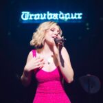 Lily Brooks O’Briant Instagram – I had the best time ever playing the iconic Troubadour this Monday! Thank you so much to my amazing band @ethanxaragon, @adamanthonydrums, @djnowords & @lazycore.gambit! Ya’ll are so amazing and I couldn’t have done this without y’all!!! ✨🩷
•
•
•
#thetroubadour #livemusic #singer #singersongwriter #music #newartist #newmusic #newsong #lamusicscene #liveperformance