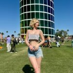 Lily Brooks O'Briant Instagram - just a girl in the desert 🎡 • Coachella Day 2 was a dream ✨ • • #coachella #festival #festivalfashion #fashion #coachella2024