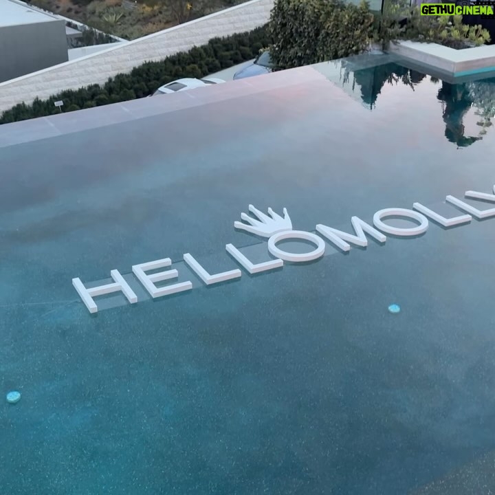 Lily Brooks O'Briant Instagram - Hollywood nights and Oscar lights with @hellomolly. 🎬🌟 Feeling grateful to share these moments with my amazing friend @realjuliagarcia 🩷 • • • @hellomolly #hellomolly #oscars #theoscars #oscars2024 #actress #hollywood #actor