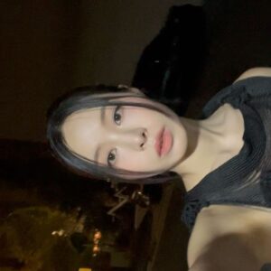 Lim Kim Instagram - @acnestudios beautiful night🖤🖤🖤🥀🥀🥀✨✨✨