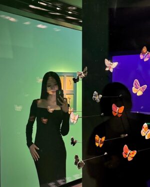 Lim Kim Instagram - last night @vancleefarpels 🦋✨
#반클리프아펠