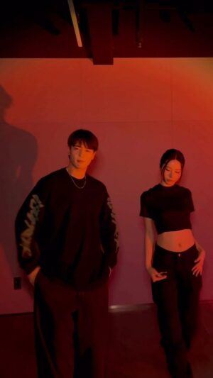 Lim Kim Instagram - Take the dive❤️‍🔥🌊🏊🏻‍♂️ @choiminho_1209 

#민호 #MINHO #SHINee #림킴 #LIMKIM #궁챌린지 #ULTchallenge