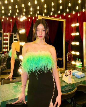 Lim Kim Instagram - Thank you @bulgari for having me perform last night 💍✨💚💖🧚🏻 #bulgaristudios