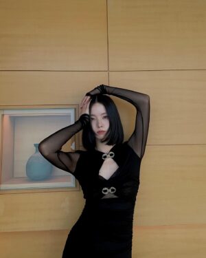 Lim Kim Instagram - Thank you @farfetch for inviting me to private showroom last night🖤🍸
#yourCHOICEyourFARFETCH #AD
