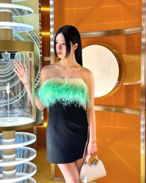 Lim Kim Instagram - Thank you @bulgari for having me perform last night 💍✨💚💖🧚🏻 #bulgaristudios