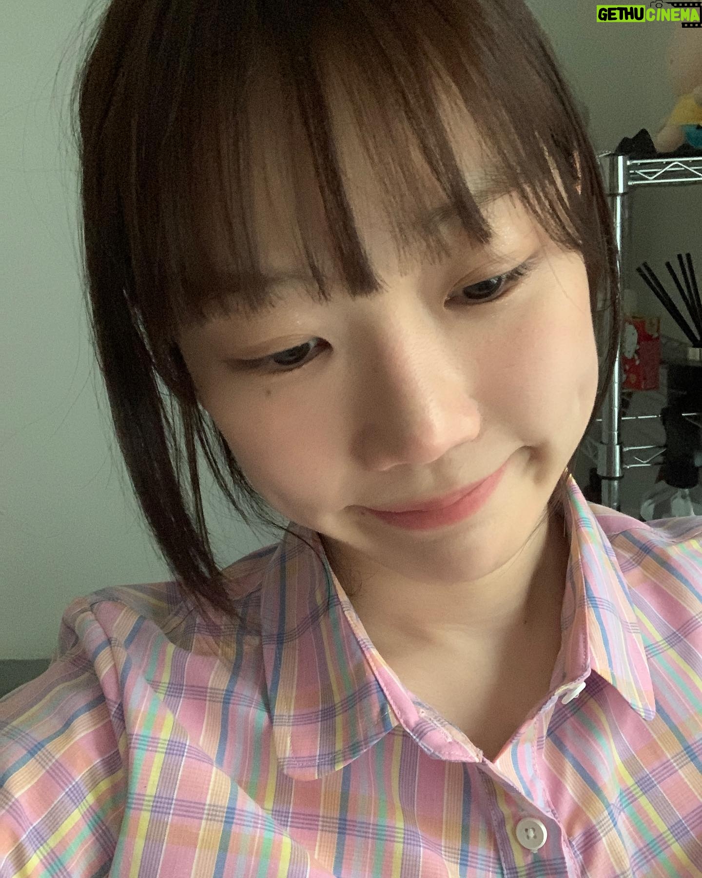 Lim Yu-bin - 1K Likes - 한달만에 집 왔는데 짱 춥네..( ◠‿◠ ) 엣취..ㅋ #youthbath24ss