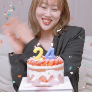 Lim La-la Instagram - Happy birthday to LALA😅✨️ 시간 넘 빨라여😱 
#엔조이커플 #enjoycouple #임라라 #손민수
#생일 #축하 #릴스 #happybirthday #💕