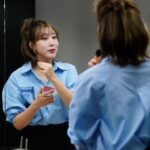 Lim La-la Instagram - 내가 턱선이 날렵한 이유🤫 #엔조이커플 #임라라 #찐으로 #쉐딩중 #💙