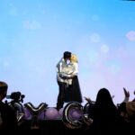 Lim La-la Instagram - 저 프로포즈 받았어요ㅠㅠ 솔직히 저는 살면서 제 자신을 사랑한 적이 별로 없는 것 같아요. 늘 부족한 것 같고 단점만 많은 나를 미워하는 날이 더 많았습니다. 그런 나 자신보다 나를 더 사랑해 주는 사람을 만나서 나 자신을 사랑하는 법도 배웠고 무엇보다 욕심 많고 일에 미쳐있는 저를 9년동안 한결같이 보듬어주고 사랑해 준 민수에게 정말 고맙습니다. ⠀ 현실에 벽에 수없이 부딪혀서 내 인생에 결혼이라는 것은 절대 있을 수 없다고 생각하고 살았던 사람인데 확신을 가지고 더욱 행복하게 해주겠다는 사람을 만나 이제 조금은 의지도 하면서 살아가보려고요. ⠀ 아직도 많이 떨리고 남의 일처럼 믿기진 않지만 팬미팅이라는 뜻깊은 자리에서 우리를 응원해 주는 팬분들 앞에서 함께해서 더욱 행복합니다! 5년 전만 해도 상상할 수 없는 일이 저에게 벌어졌듯이 여러분께도 꿈같은 일이 반드시 이루어지길 저도 간절히 기도할게요! 정말 감사합니다! #엔조이커플 #손민수 #임라라 #프로포즈 #감사합니다 #엔조잉❤️