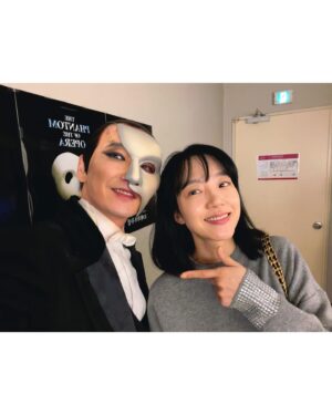 Lim Soo-jung Instagram - 그가 그려내는 팬텀이 너무나도 먹먹하여 극을 보는 내내 꾹꾹 눈물을 참았지만 마침내 오열을 하고 말았다.. 연기의 신🌹 #조승우 #오페라의유령 그리고 #뜻밖의반가운만남🍀