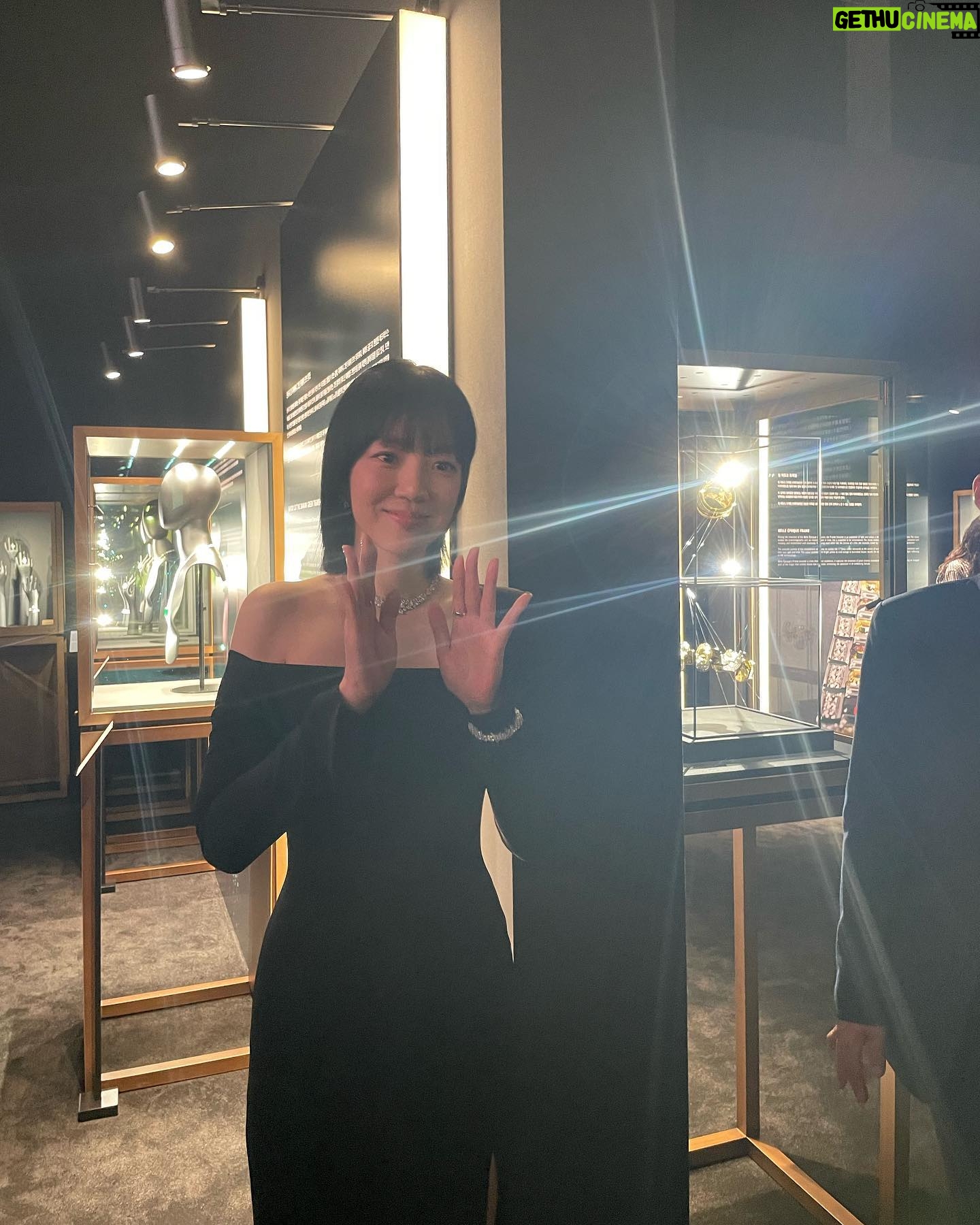 Lim Soo-jung Instagram - πππ«β¨π @damianiofficial #Damiani #Damiani100Years #Damiani100X100Italiani #λ€λ―Έμλ #κ΄κ³