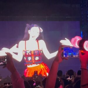 Lin Hana Instagram - 人生圓滿惹💗💗💗💗💗
雞皮疙瘩加眼淚忍不住尖叫聲最大大大大！
但票價跟看到人的大小
跟台北的自助餐一樣
吃一個寂寞
吃完好空虛🥲🥲🥲
明天好想再看一場RRRR

#子珊穿搭
外套裙子 @space.picnic 
內衣 @calvinklein 
指甲 @molanail 
我愛珍妮我愛珍妮我愛珍妮 @jennierubyjane  我愛珍妮我愛珍妮๑⃙⃘´༥`๑⃙⃘๑⃙⃘´༥`๑⃙⃘๑⃙⃘´༥`๑⃙⃘๑⃙⃘´༥`๑⃙⃘๑⃙⃘´༥`๑⃙⃘๑⃙⃘´༥`๑⃙⃘。° 。🎀🌹🎀・。° 。🎀🌹🎀・。° 。🎀🌹🎀・。° 。💙 ⋰ 💙 ⋱ 💙⋰ 💙 ⋱ 💙(✌︎ -͈᷅‎ ⌄ -͈᷄) ﾃﾞｷﾀ♡⃛

#ootdfashion#style#穿搭日常分享
#ootd#wiwt#ootdfashion#穿搭日常