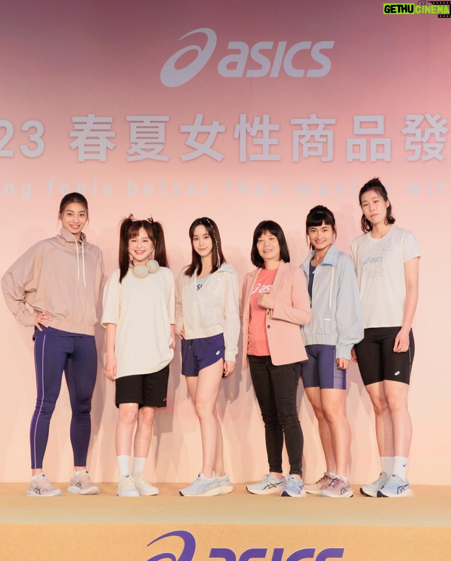 Lin Hana - 1.3K Likes - ēēēēēēå¾éåæéꬔč½ęä»» @asicstw
2023幓ę„å¤å„³ę§ååē¼č”Øęēéåę½®ęµē©æę代蔨٩(įµįįµ*)Ł
ē¼č”Øęäøä»„ē°”å®ēLOGOéåä¼éé¢Øę ¼T-shintęé
ēé,åęÆč
³äø#EX89å»ēÆ®ēęÆęéåēé
č²,å¾åÆę!å¾ē¾ę!
čéꬔēę°åäø»é”åŖä¹NAGINOē³»åļ¼åØ @asicstw é¼åµå„³ę§åØåēåęä¹č½åØäøčŖęę¢ē“¢ćčŖęå°č©±ćå°ē擻平蔔čé,ę£ęÆåØęéåēéēØäøäøē“äøę·äøę·å°ē¾åØč½é ęå°ē,åæę
å½±éæēę
,åŖęå¼·å¦å„åŗ·ēčŗ«é«ęč½åø¶čęåå»åƦčøåæč£”ę³åēäŗåļ¼
čéꬔēéęä¾čŖę¼ęµ·éļ¼ęµ·ļ¼ęęå¹³éęęę¾ę¹,å°±åéč”åø«äøęØ£,č·č§č²äøęØ£åø¶é č§ē¾å°ęÆäøē« äøåēę
äŗę
ēÆč£”,åęåØčęÆäøåč§č²åęčŖŖåč¦ēęå,čŖæę“čŖå·±ę„čŖæč·åæę
,大海總ęÆč½å¼å°ę,åæä¹ęå,čŗ«ä¹ęå¾ć
éåēę
åꬔčŖęęę°,ēŖē “čé©åļ¼
å°±å穿äøéčŗ«åęŗ«ęēéå蔣åęµ·äøęØ£ęÆēå
容度仄滿滿ēå
č¦čę,č®ęéę°å
é»å¾äøäøē«ååŗē¼ļ¼
@asicstw
#NAGINO
#ASICSWOMEN
#ASICSTW
#nothingfeelsbetter