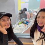 Lin Chenyi Instagram - 今天好開心！ 終於跟沛恩姊看到我們的乾女兒Hania了， 雖然只能隔著玻璃看，還是讓人覺得很感動， 恭喜姊姊終於實現夢想，成為人母～ 善良的你，不用想就知道未來一定是個好媽媽🥰🥰 霓霓趕快長大啊～乾媽超期待能抱妳的那天到來！