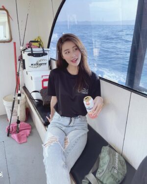Lin Chenyi Instagram - 亦起出來玩！
今天小搞搞一下，大白帶我來惹～～

#fishing #youtube #igdaily #亦起出來玩T