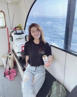 Lin Chenyi Instagram - 亦起出來玩！
今天小搞搞一下，大白帶我來惹～～

#fishing #youtube #igdaily #亦起出來玩T